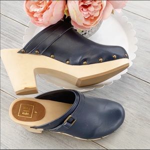 GAP Navy Blue Leather Clogs | Size 8